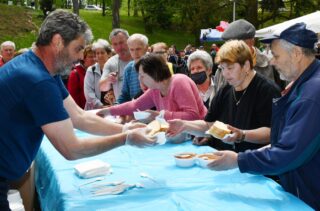 Sisak: Nakon dvije godine stanke, u Perivoju Viktorovac ponovno  se okupili građani na tradicionalnoj proslavi Praznika rada