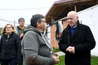 Glina: Ministar Bačić obišao početak radova na zamjenskim kućama