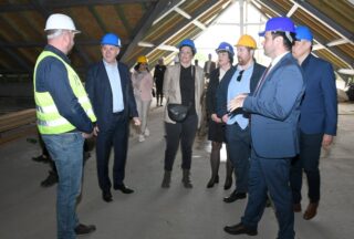 Sisak: Ministar Bačić obišao radove na obnovi Gimnazije i Učeničkog doma