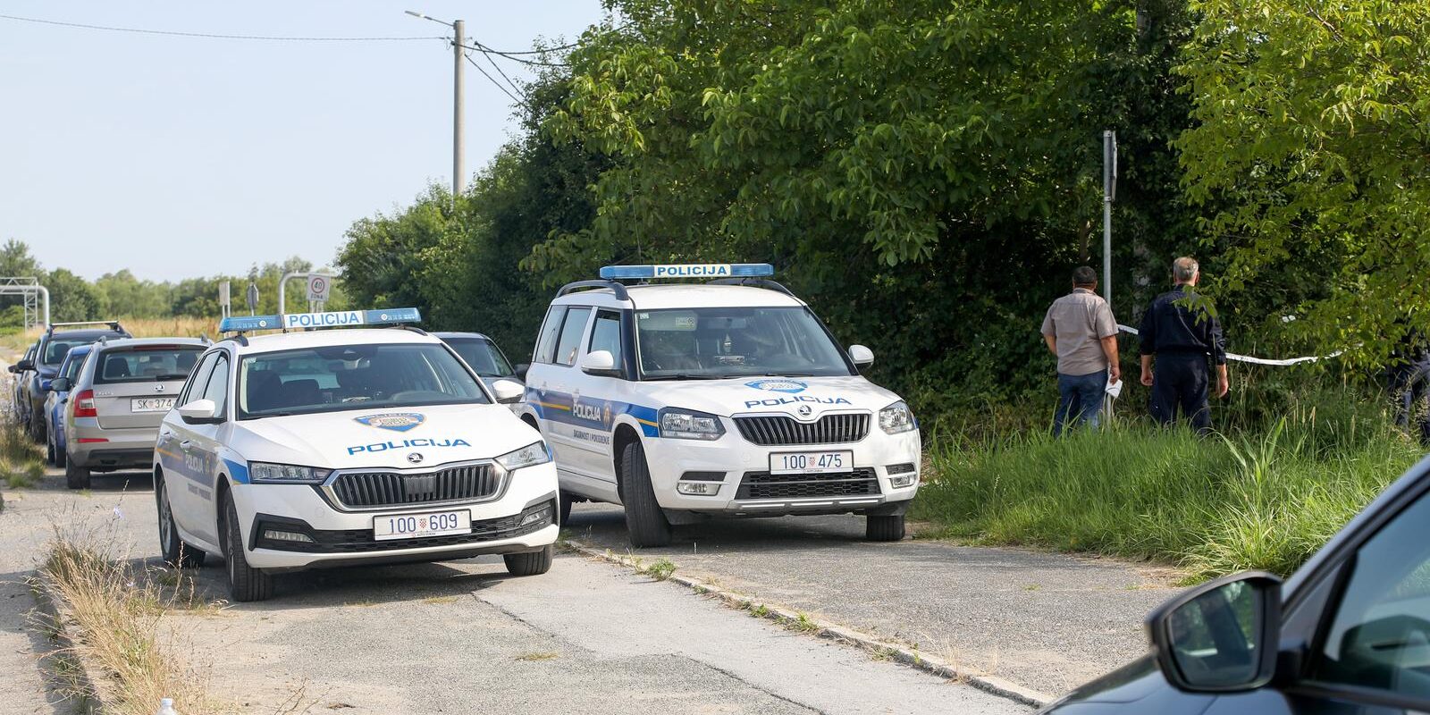 Sisak: Policija obavlja očevid na mjestu sinoćne pucnjave