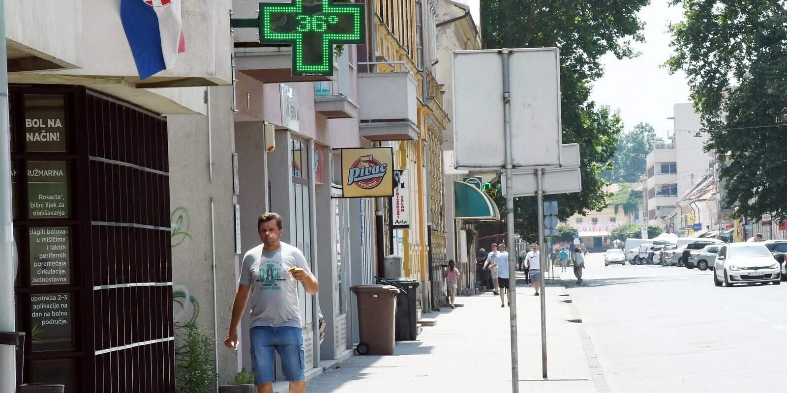 Temperatura zraka u Sisku trenutno je 36 stupnjeva