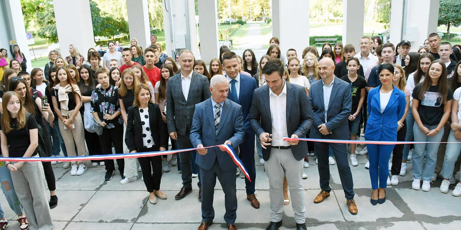 Sisačka gimnazija obnovljena je nakon potresa i otvorena za učenike