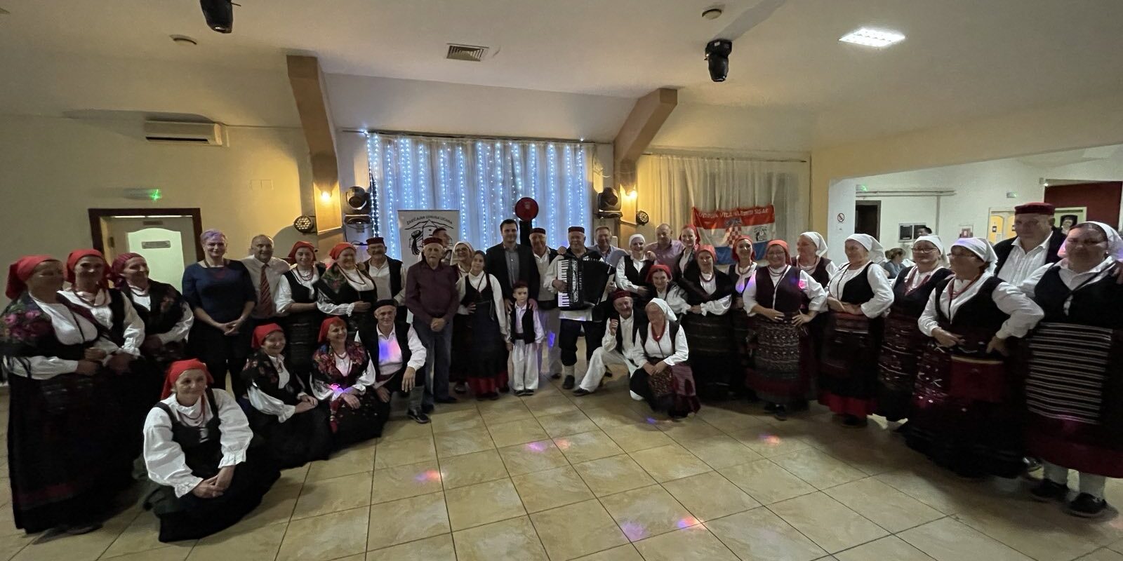 IMG-76d935b0670dd2752394875bac7c7c77-V