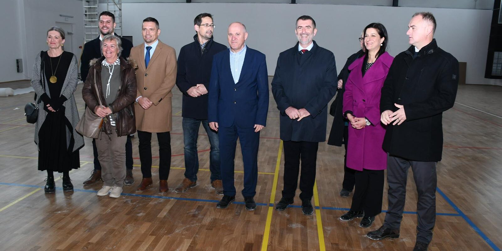 Petrinja: Branko Bačić u pratnji mađarskog veleposlanika Csabe Demcsaka obišao gradilište Prve osnovne škole