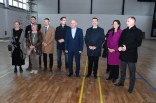 Petrinja: Branko Bačić u pratnji mađarskog veleposlanika Csabe Demcsaka obišao gradilište Prve osnovne škole