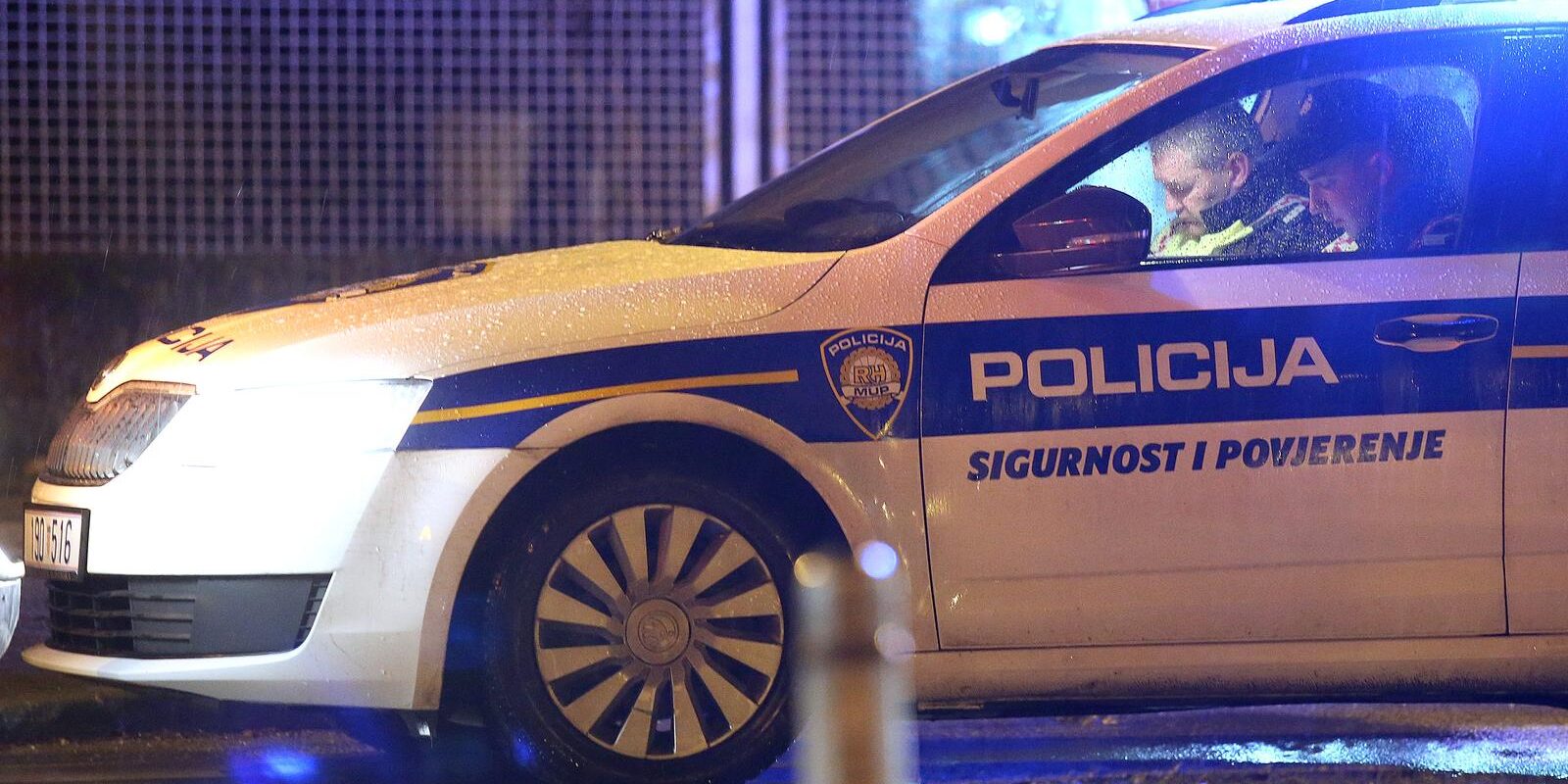 Zagreb: Automobil naletio na pje�aka u ulici Gustava Krkleca