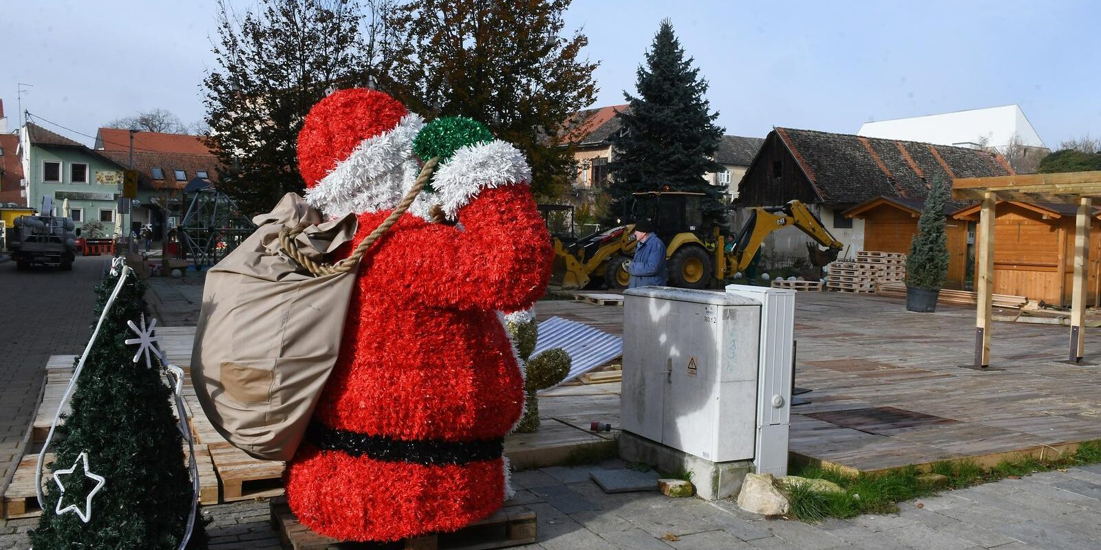 Posljednje pripreme za otvorenje Adventa u Sisku