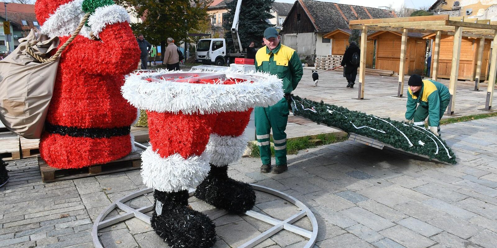Posljednje pripreme za otvorenje Adventa u Sisku
