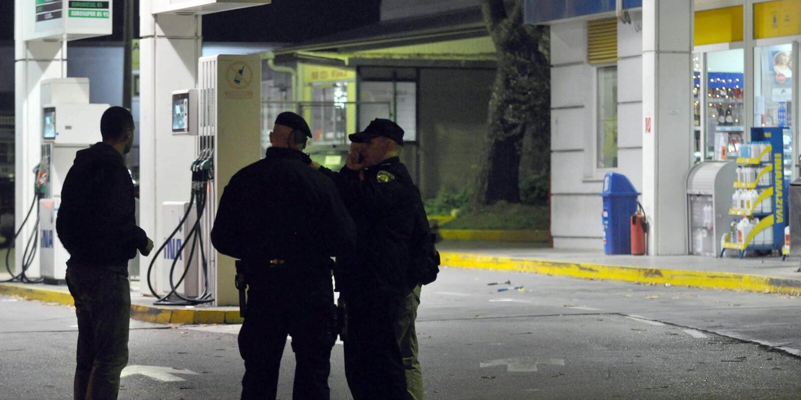 benzinska postaja policija