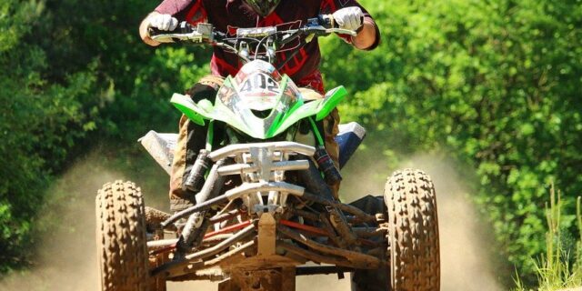 quad-2381212_1280-640×640
