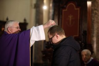 Nadbiskup riječki Mate Uzinić predvodio misu na dan Pepelnice u katedrali Svetog Vida