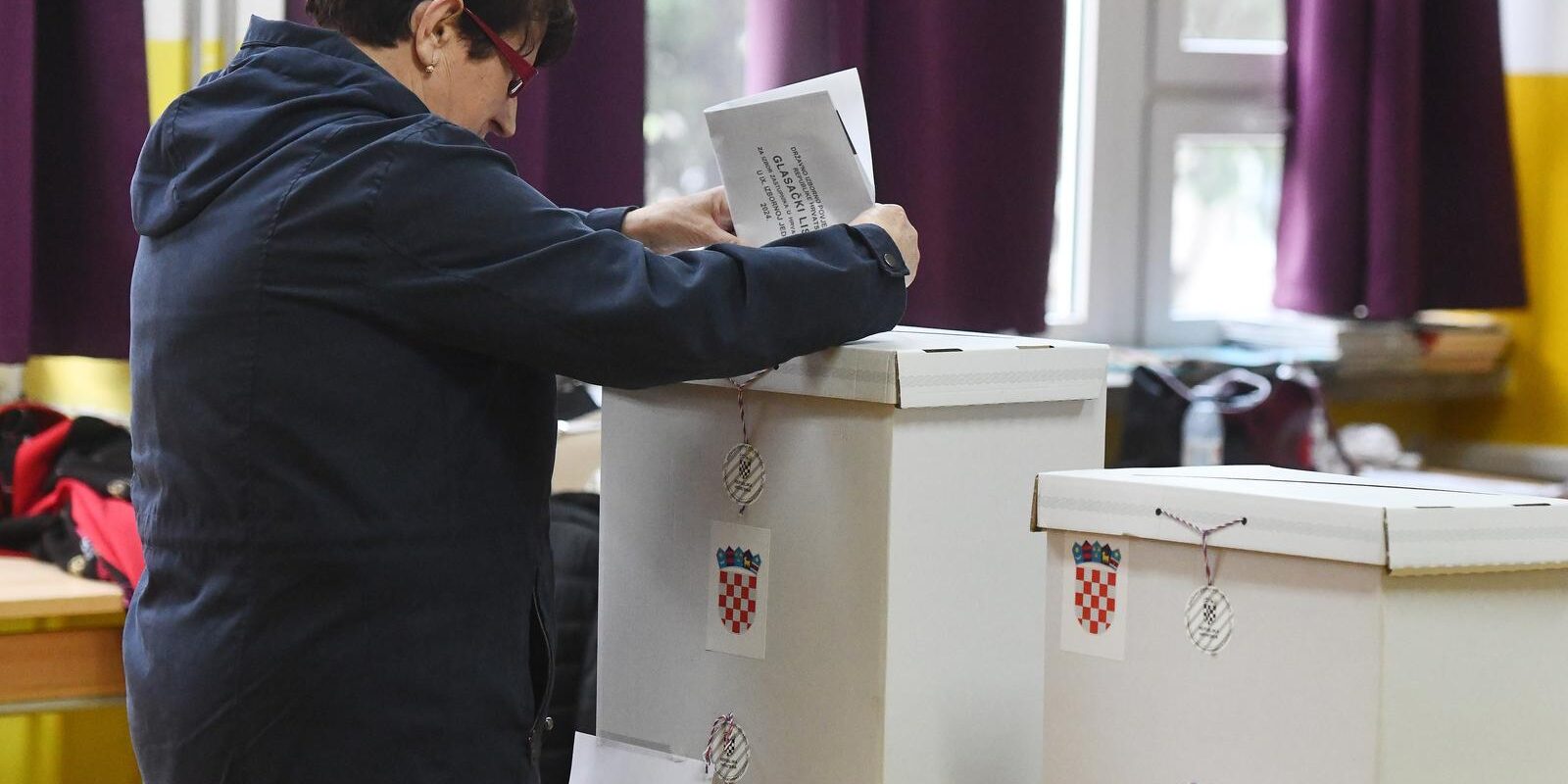 �ibenik: Otvorena birali�ta za izbor zastupnika u Hrvatski sabor