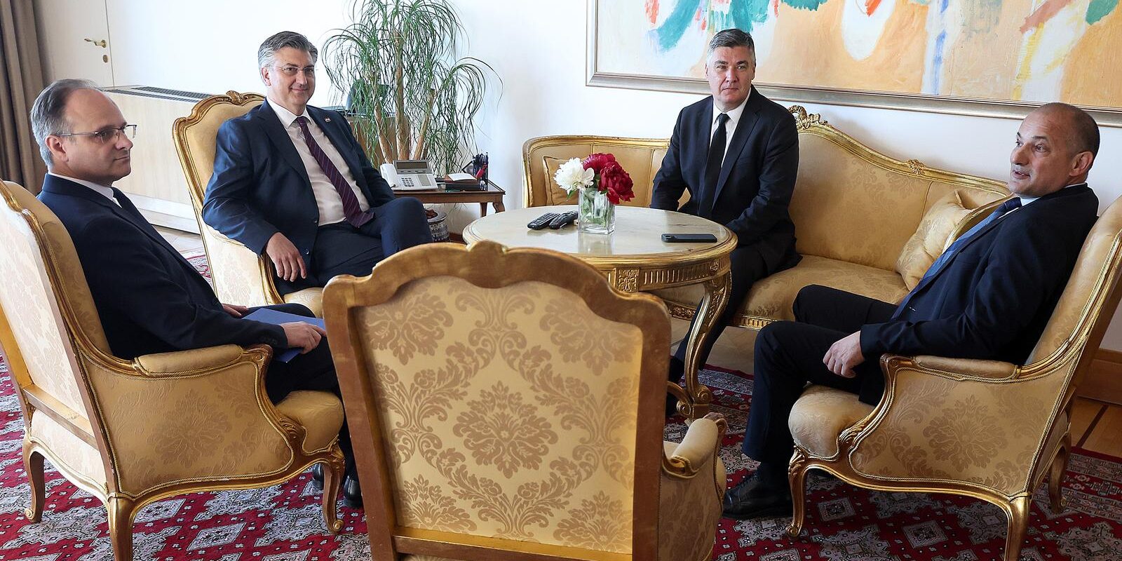 Zagreb: Andrej Plenković stigao na Pantovčak kod Milanovića po novi mandat
