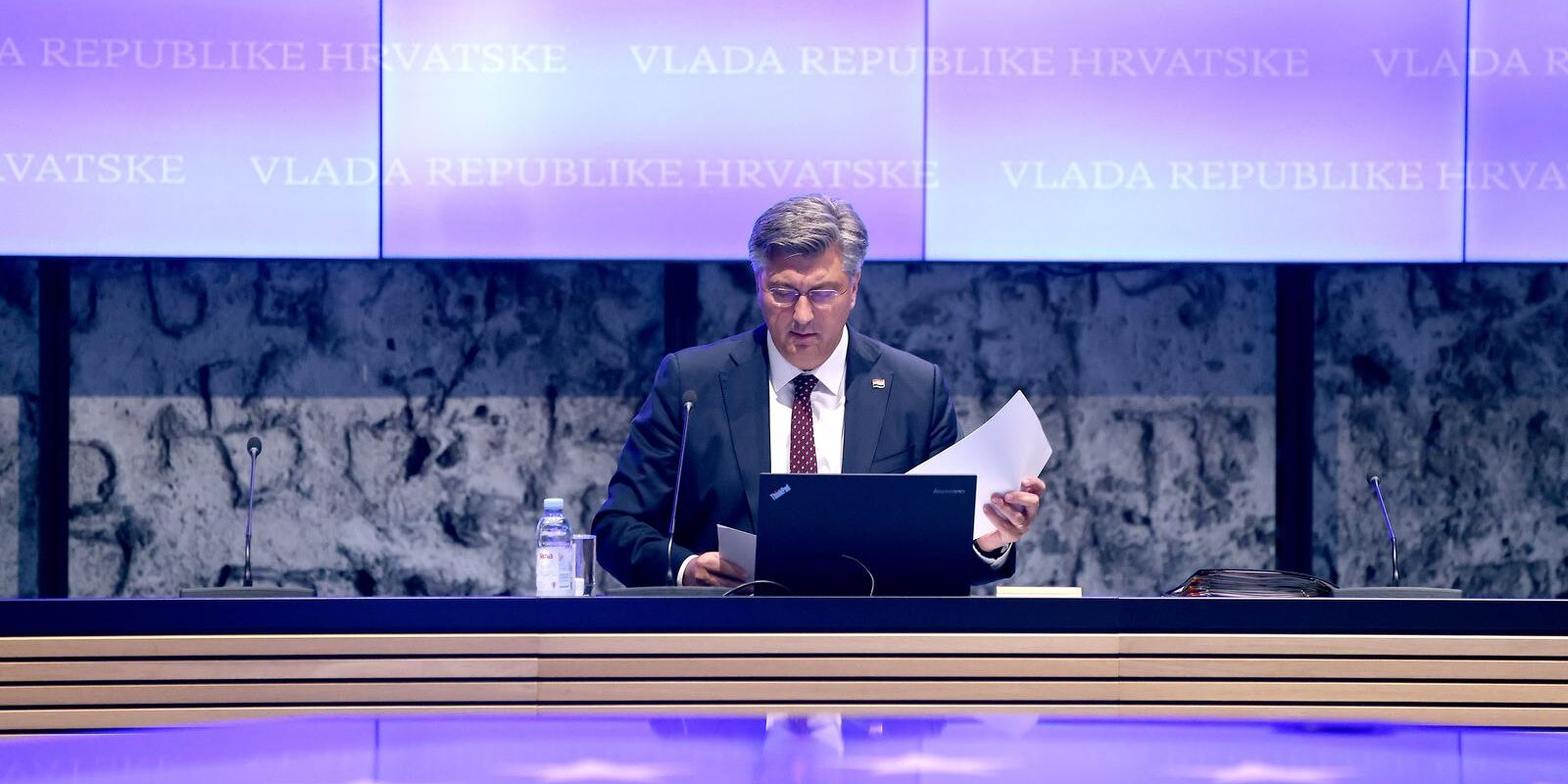 Zagreb: Vlada RH povećala plaće državnim dužnosnicima