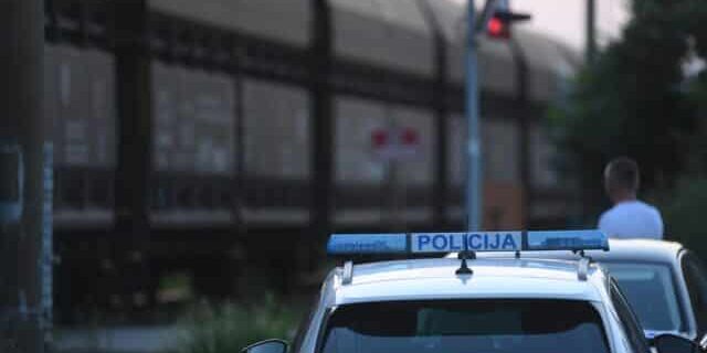 vlak policija