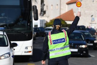 Policijska akcija usmjerena na pješake i vozila provodi se tijekom jutra na području Šibenika