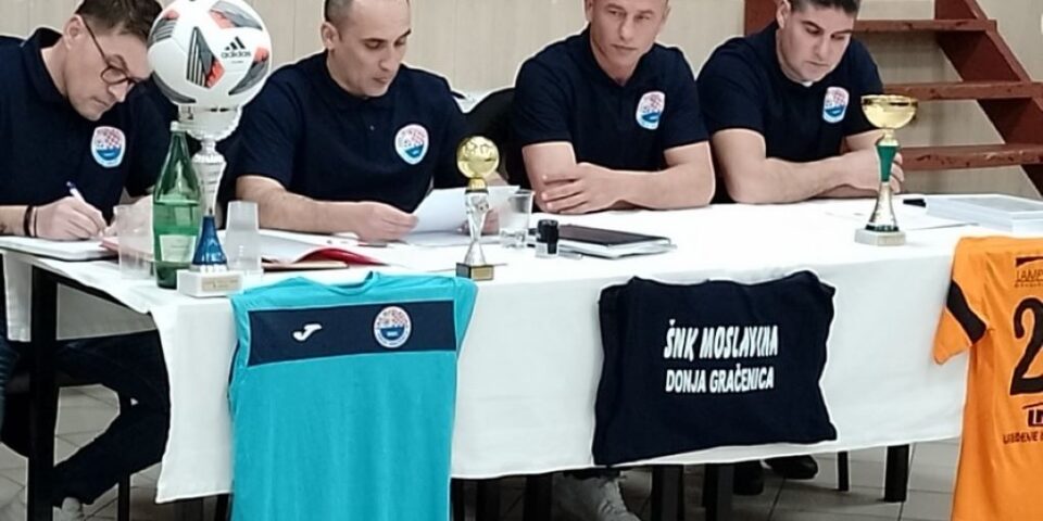 snkmoslavinadg