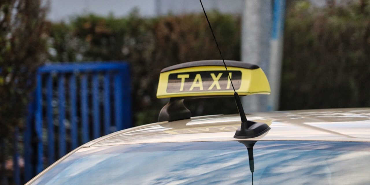 taxi-6906134_1280