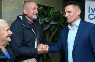 Sisak: Kandidat za gradonačelnika Domagoj Orlić proslavio je pobjedu