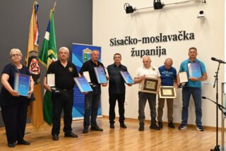DSC_9997_Medium