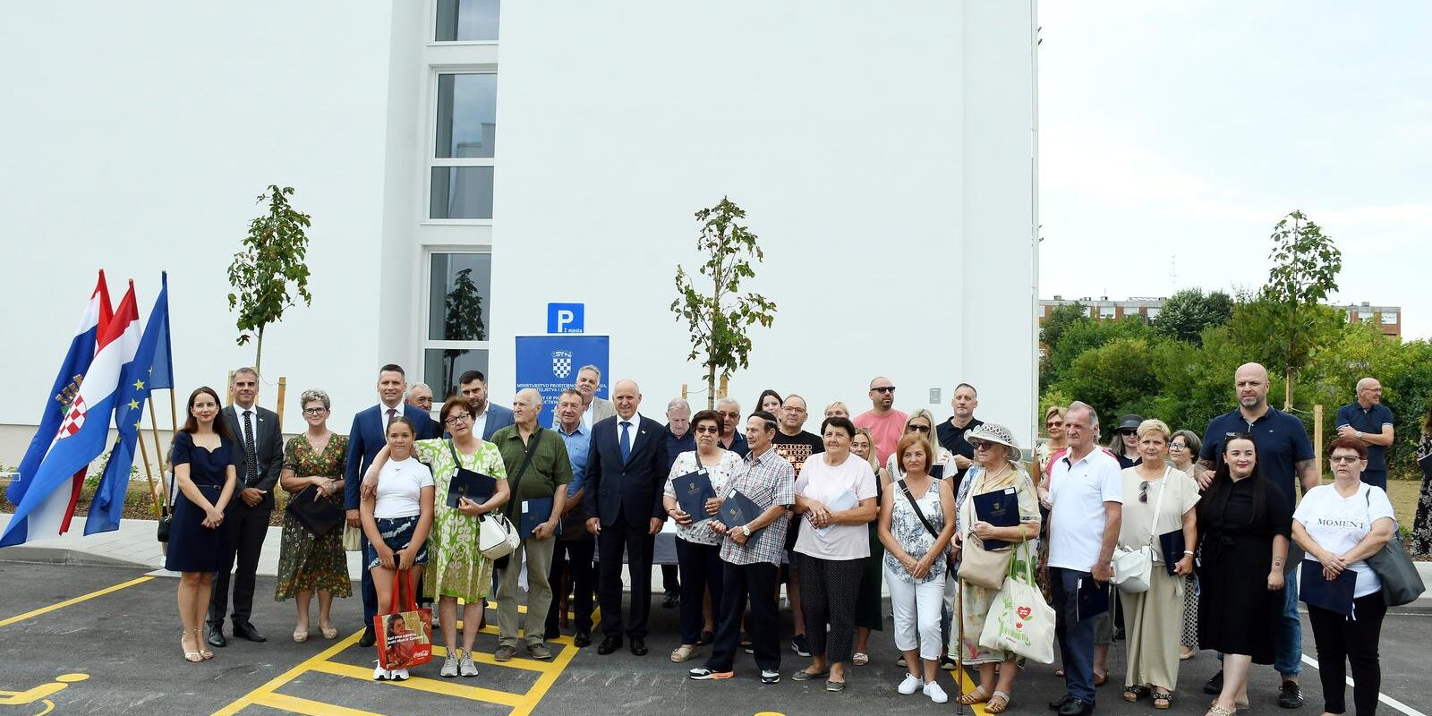 Sisak: Branko Bačić uručio ključeve korisnicima dviju novoizgrađenih višestambenih zgrada