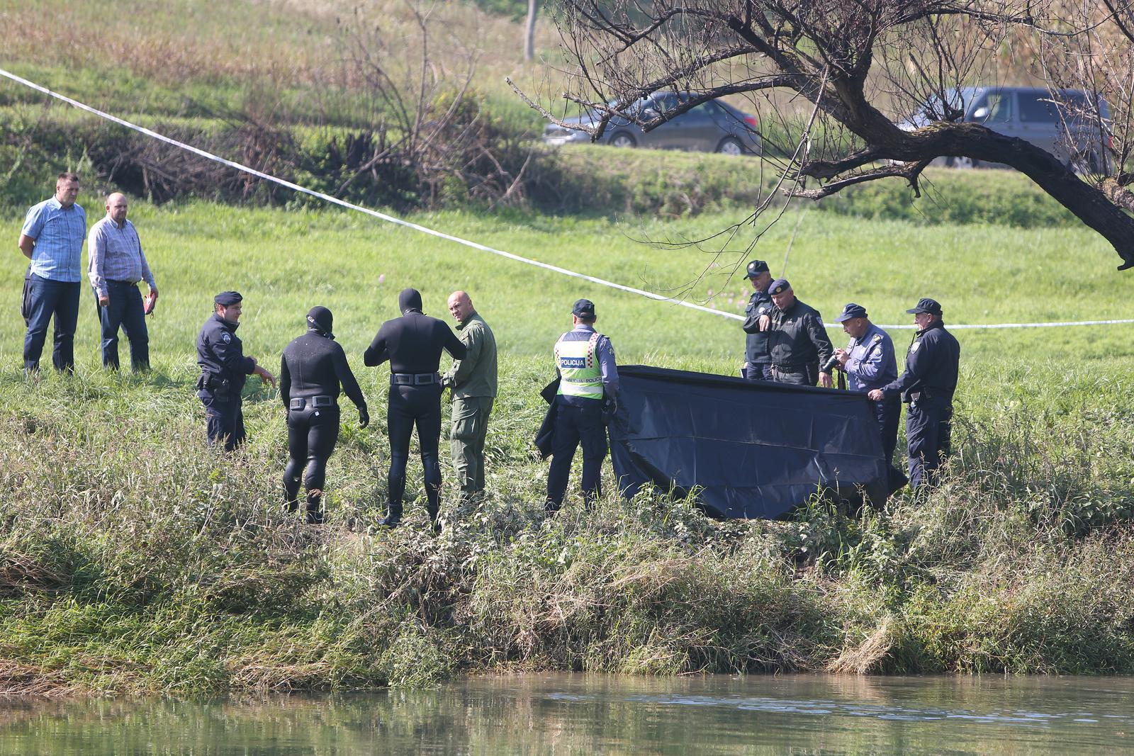 Toma�nica: Nakon suvoza?a, u rijeci Dobri prona?eno i tijelo voza?a Golfa