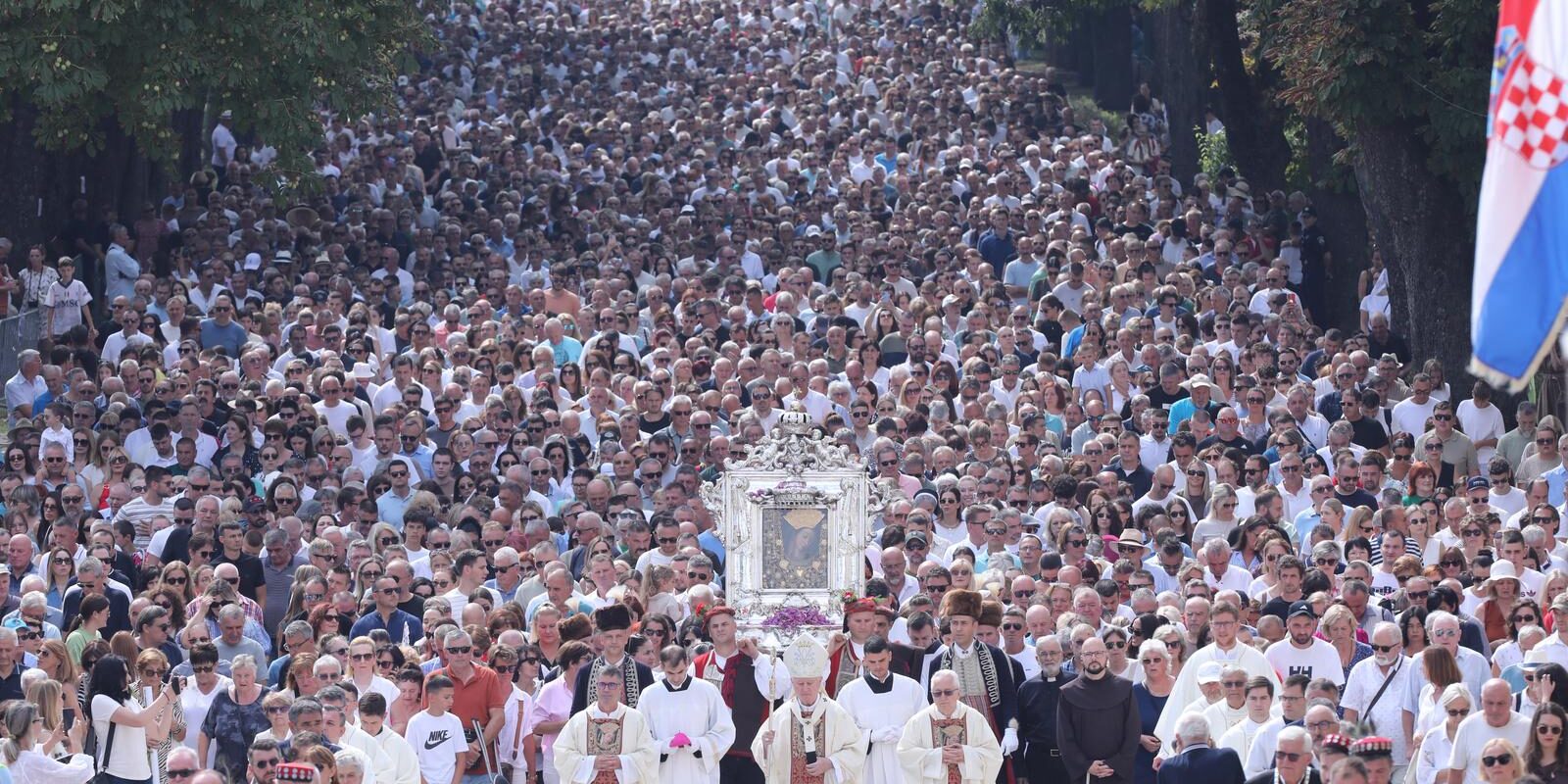 Sinj: Procesija i misa povodom blagdana Velike Gospe