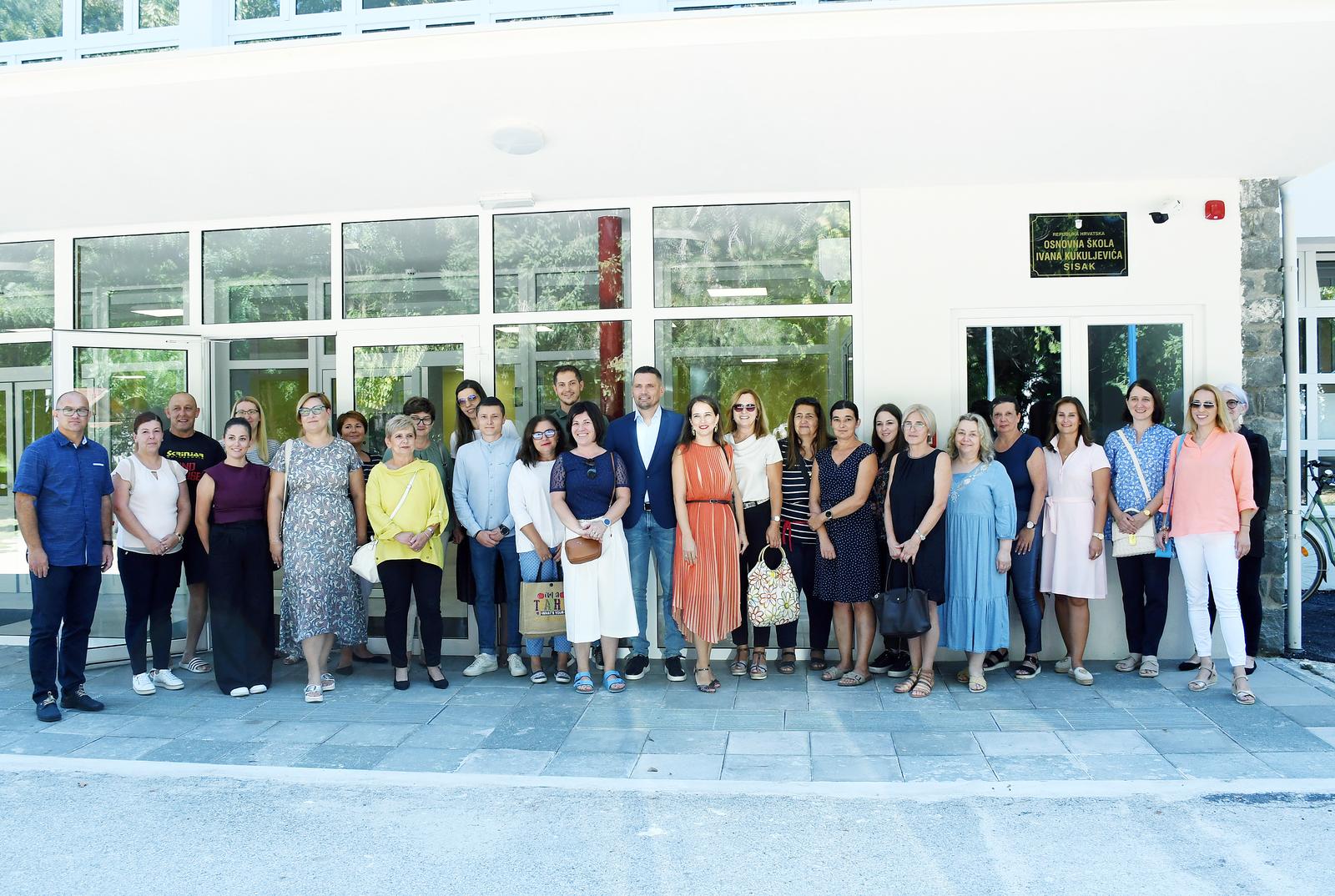 Sisak: Gradonačenik Domagoj Orlić i zamjenica Sanja Mioković obišli Osnovnu školu Ivana Kukuljevića radi pripreme za njeno otvorenje