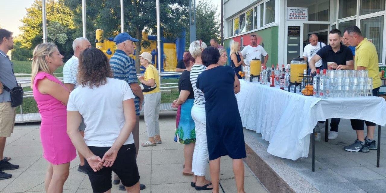 cocktai_party_naslovna