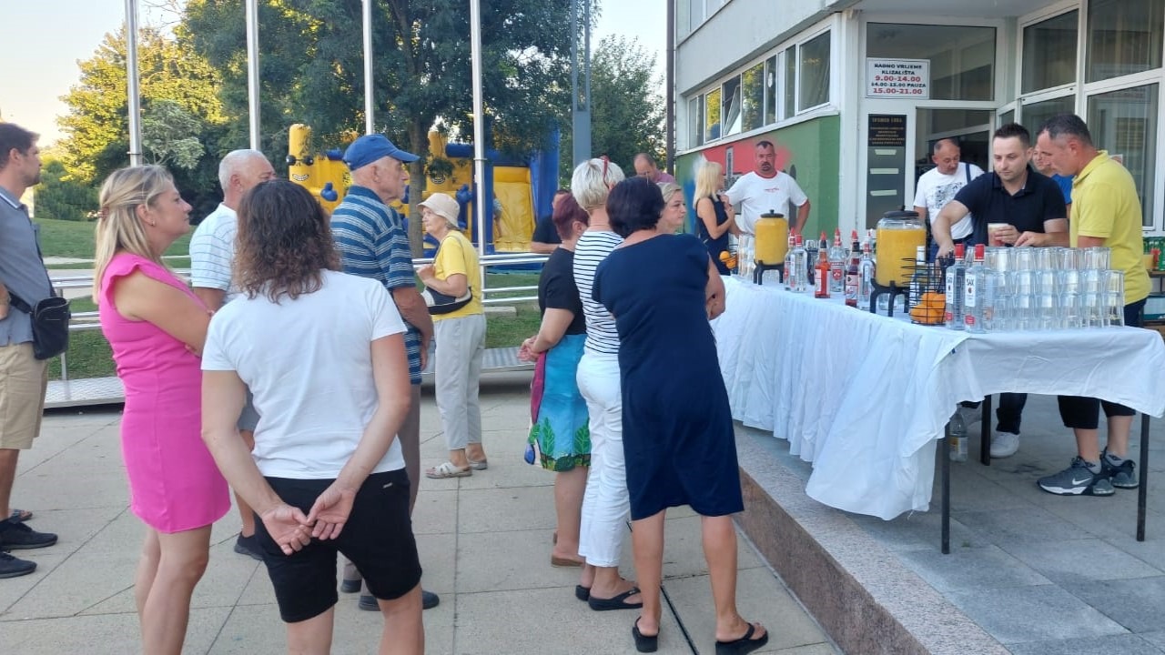 cocktai_party_naslovna