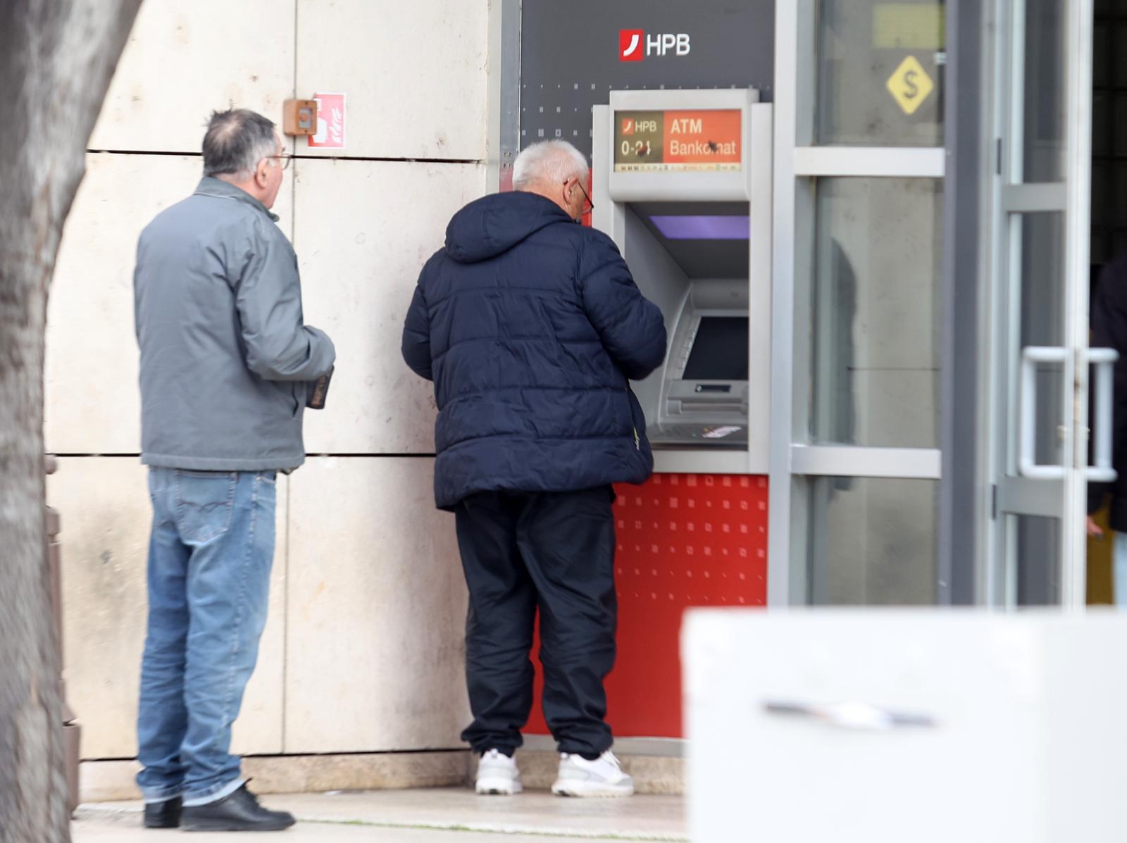 �ibenik: Potro�a?ka platforma “Halo, inspektore” najavila je pro�irenje bojkota na banke