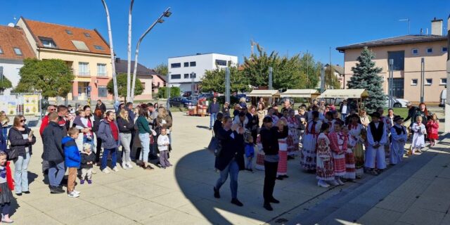 dani_meda-naslovna