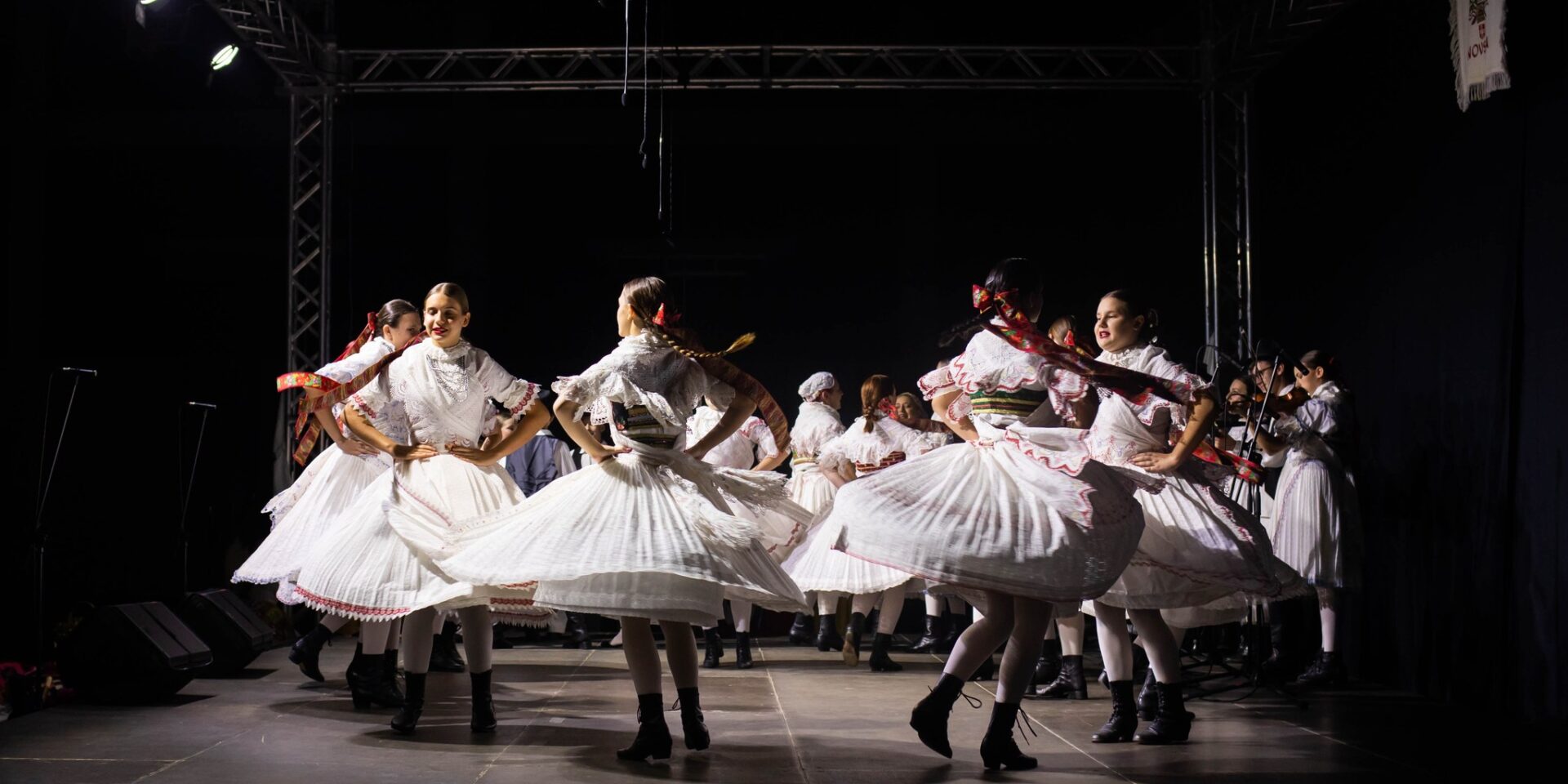 folklorni-susreti-lukovo-u-novskoj-naslovna