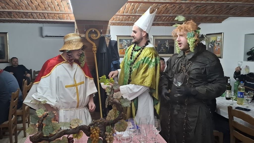 martinje_škrlet-naslovna