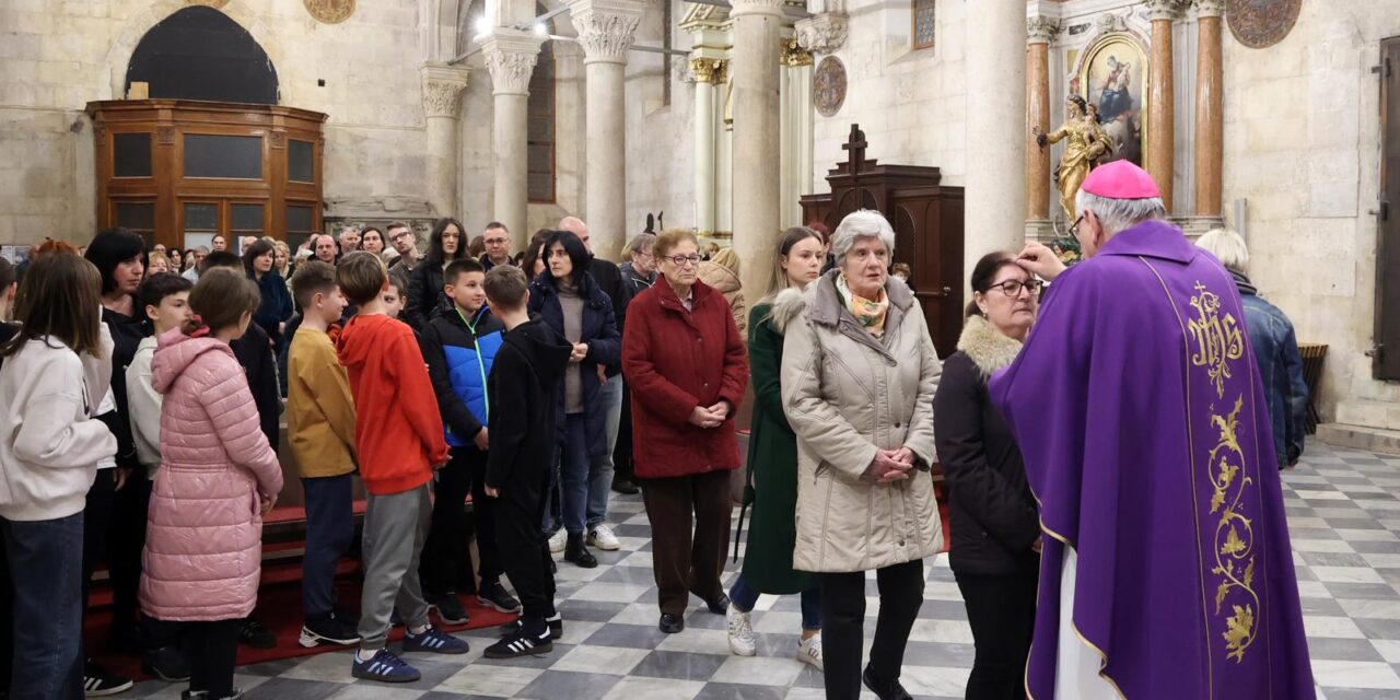 U �ibeniku biskup Tomislav Rogi? predvodio misu na Pepelnicu