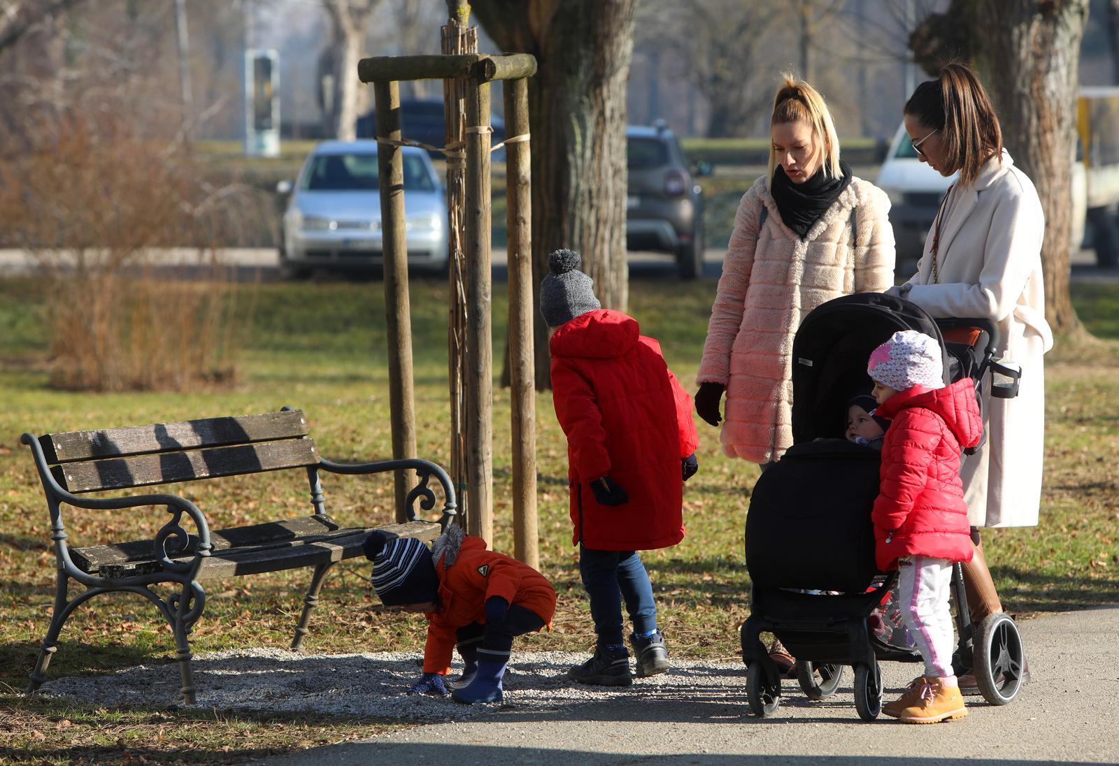 U Hrvatskoj se rađa sve manje djece