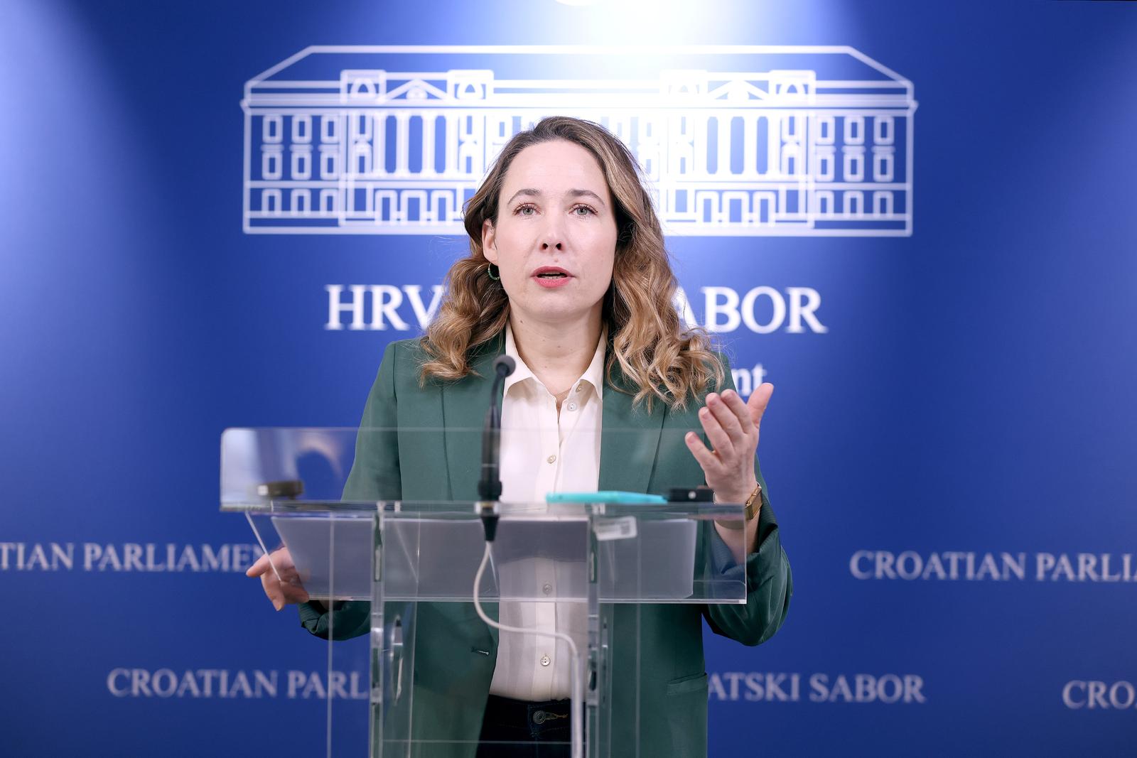 Zagreb: Marija Selak Raspudić predlaže novu zakonsku inicijativu za zaštitu djece na internetu