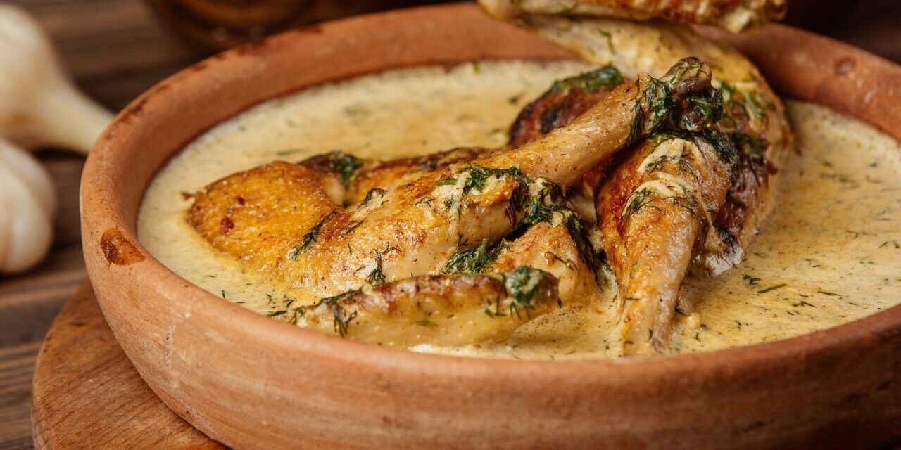 creamy-mushroom-garlic-sauce-with-grilled-chicken-herbs-1280×1035