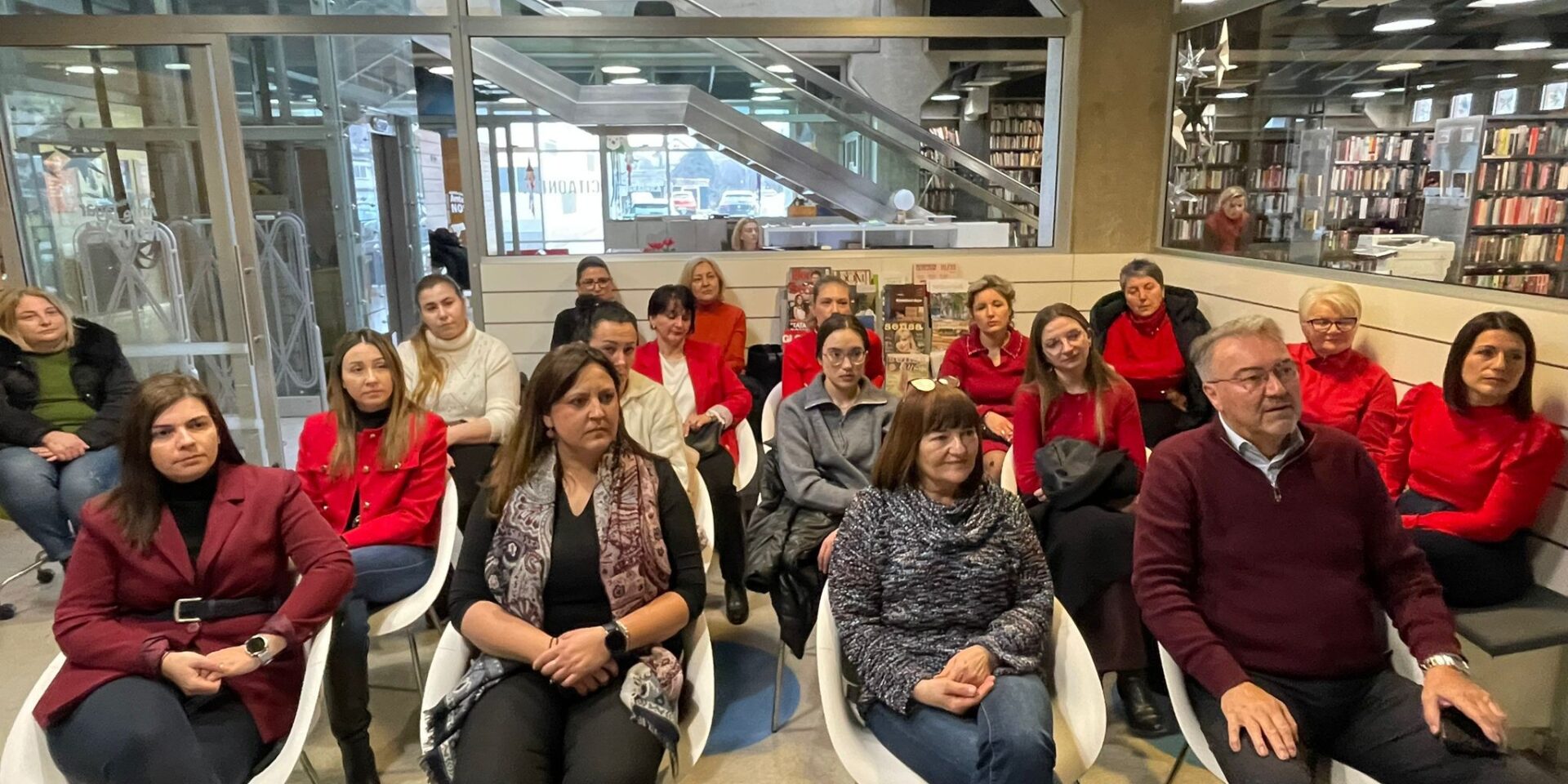 dancrvenihhaljina-(3)