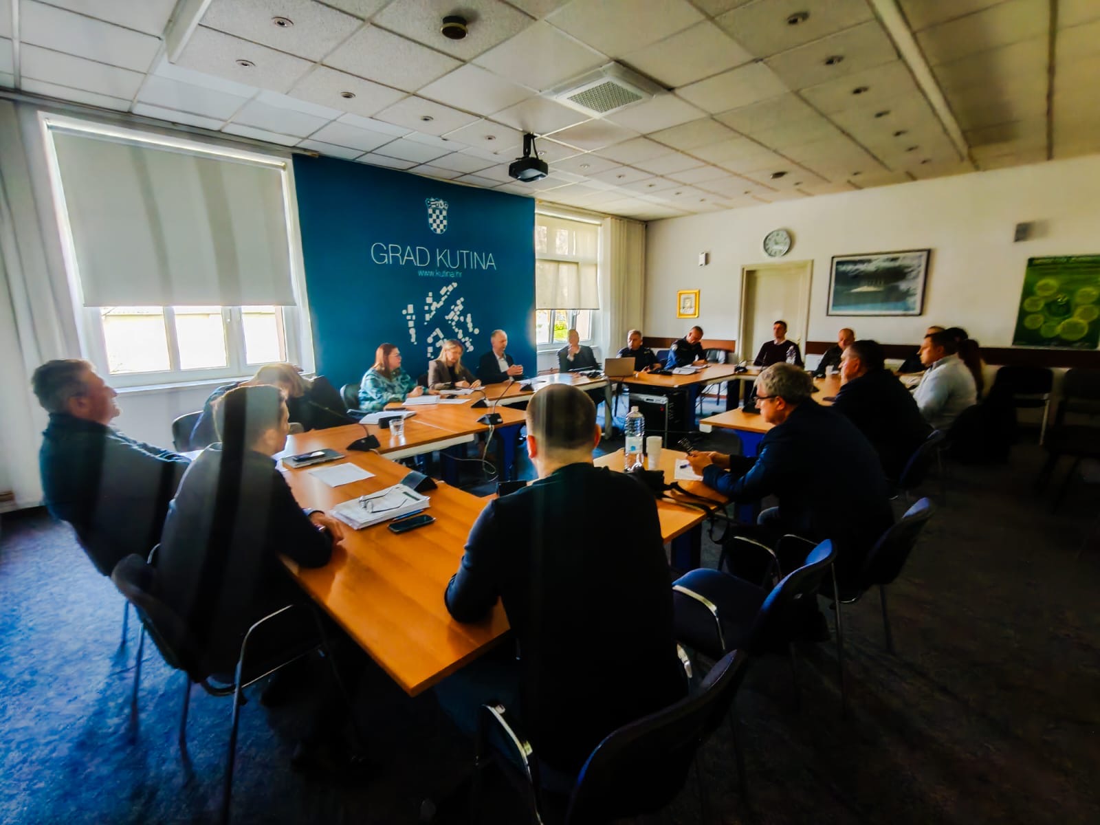 5827_7b20cb07_0044_4829_a675_331c03a3c7bb