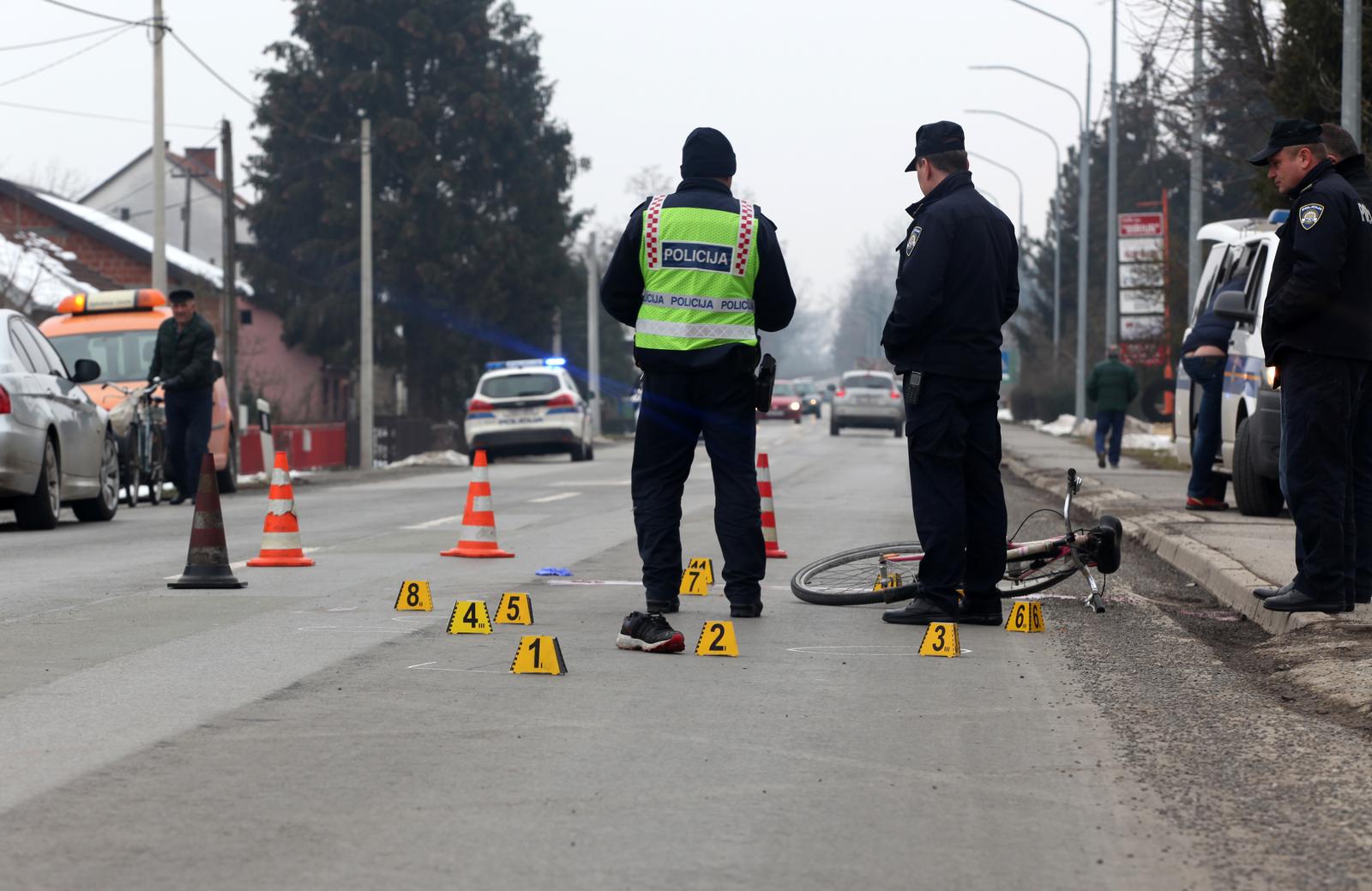 Sisak: Biciklist poginuo nakon naleta osobnog automobila u Galdova?koj