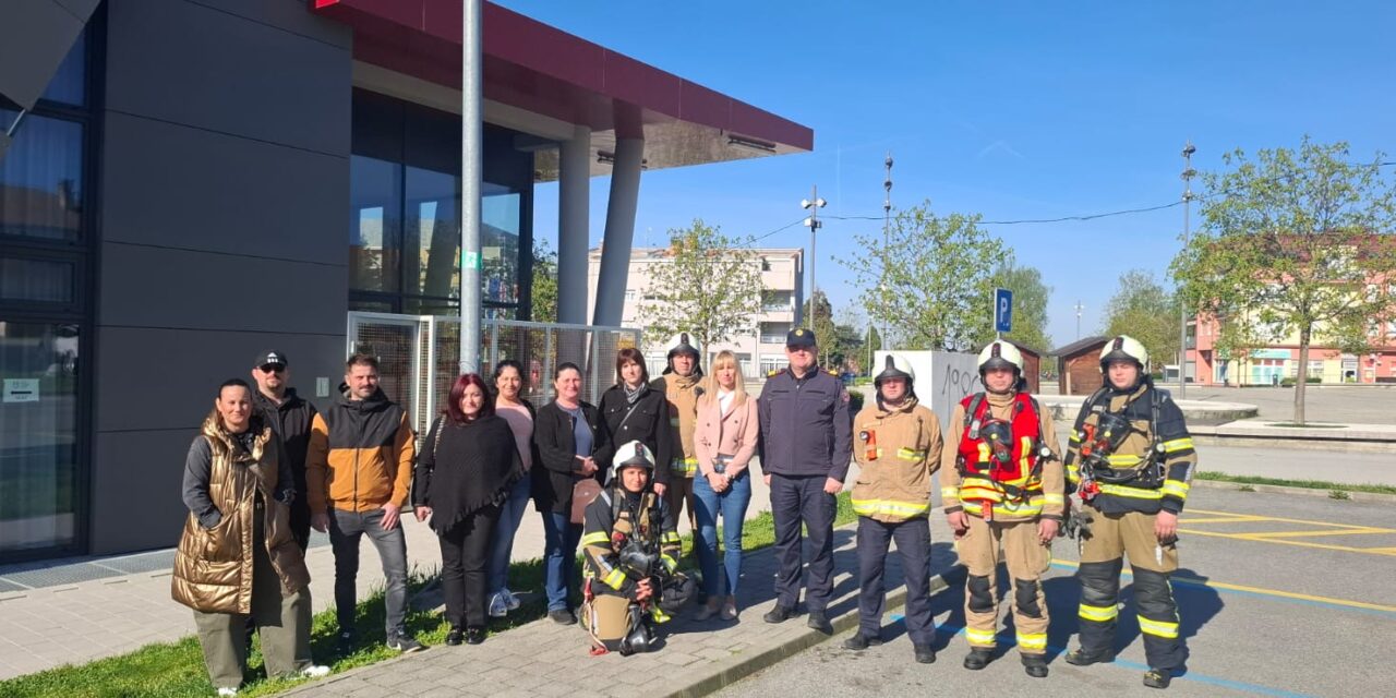 5964_45ae0099_f400_49e1_ac51_e32fa0cae02f