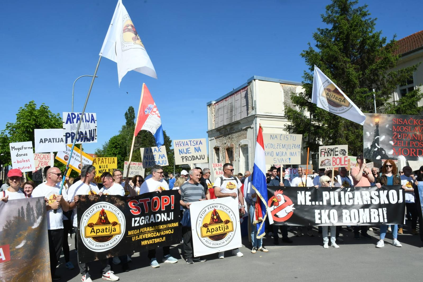Sisak: Prosvjed protiv izgradnje megalomanskih uzgojnih i klaoničkih pogona pilića