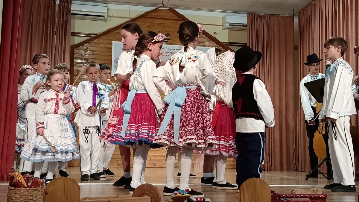 Dječja_smotra_slovačkog_folklora_4
