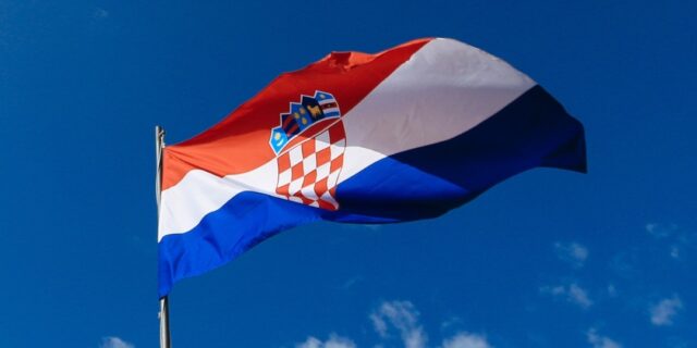 zastava-cro