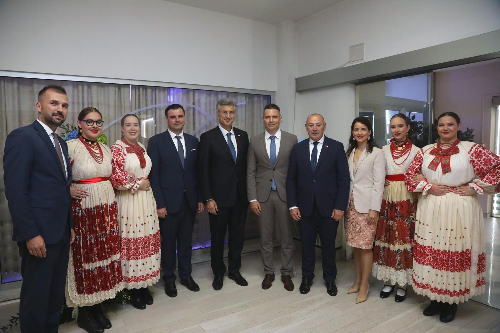 Uručenje ključeva novim stanovnicima  najveće obnovljenje zgrade u Sisku