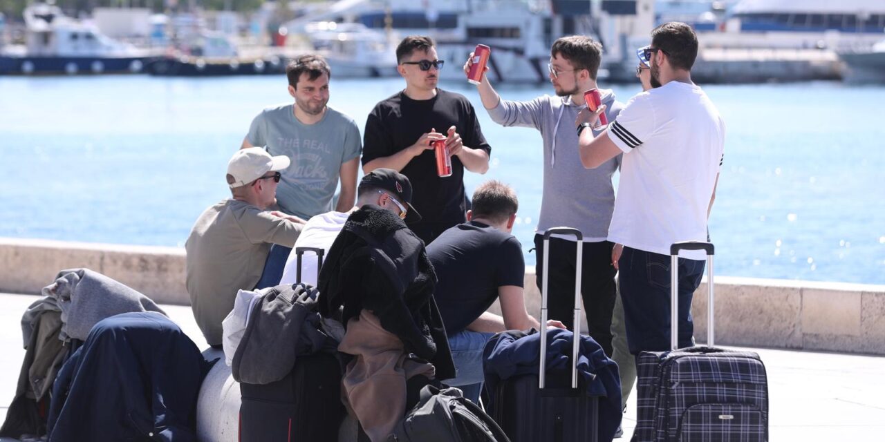 Sunčani dan na splitskoj rivi