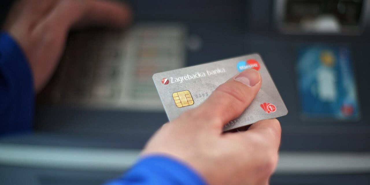 Podizanje gotovine s bankomata