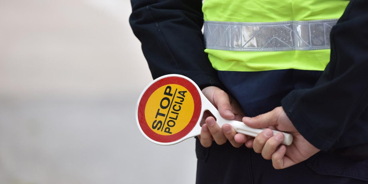 policija palica kontrola prometa