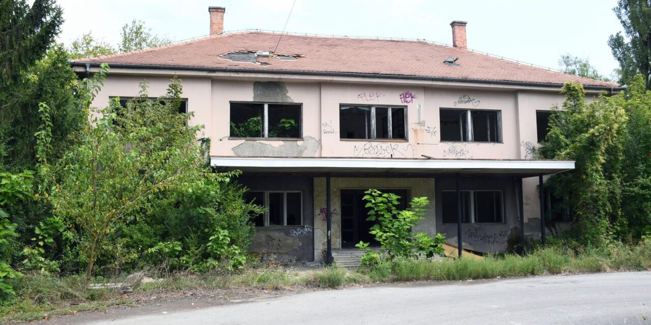 Sisak: Devastirana zgrada nekadašnje Željezare Sisak